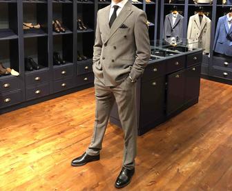 Двубортный костюм от SHOQAN