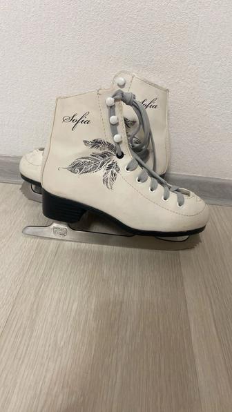 Продам детские коньки