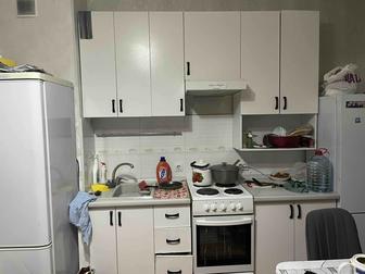 Продам полный комплект кухонных шкафов