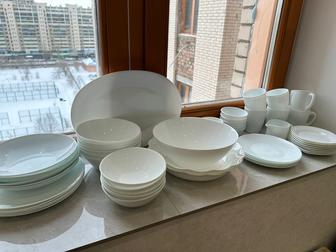 Сервиз из белой керамики 53 предмета 25тыс без торга