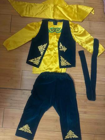 Продам национальный костюм на мальчика 3-4-5 лет