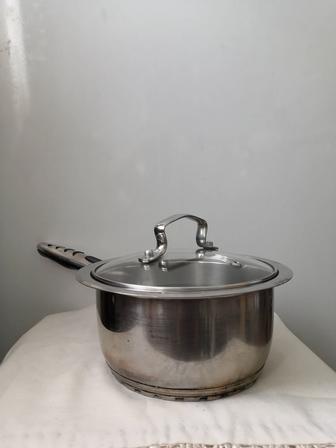 ПРОДАМ ДЁШЕВО сотейник, BERGHOFF, Германия антипригарная сталь, 1 л. бу