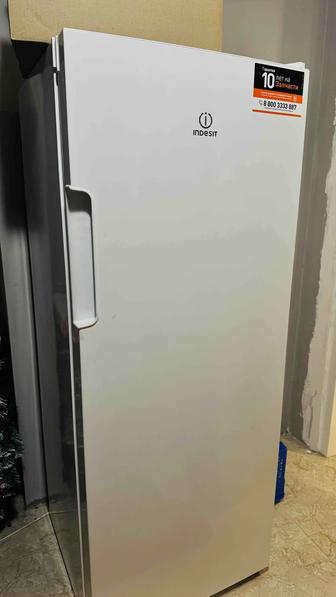 Срочно продам морозильник Indesit