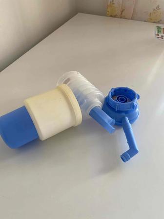 Механическая помпа для бутыля