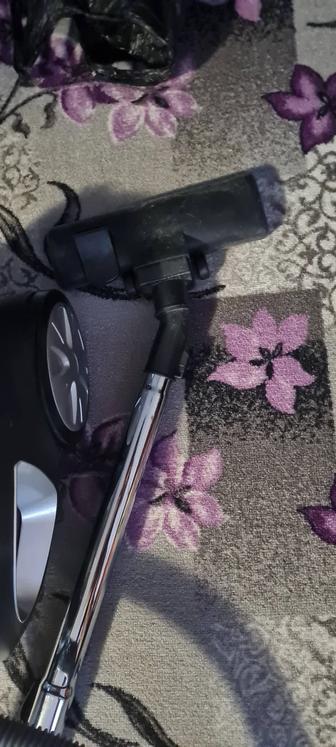 Продам пылесос б/у в отличном состоянии