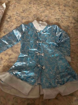 Продам новогодние костюмы для девочек