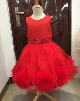 Продаю платье нарядное