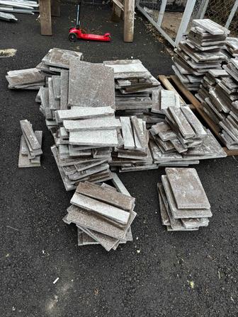 Монтаж на клей гранит на фундамент.