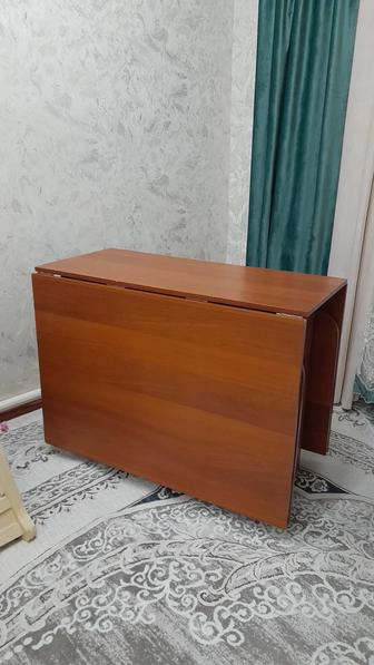 Срочно продам стол-книжку
