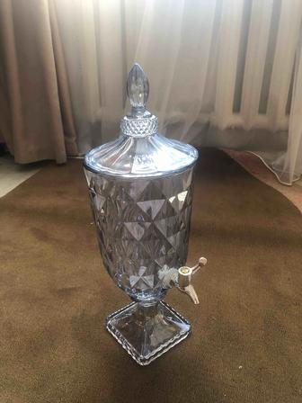 Продам графин с носиком