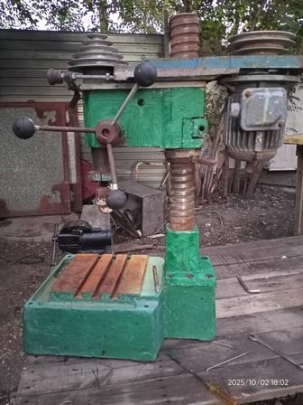 Сверлильный станок