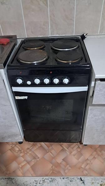 Продам электрическую плиту с духовкой