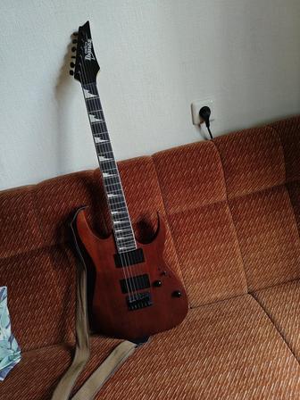 Электрогитара