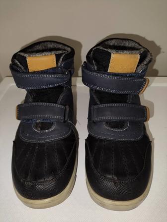 Продам демисезонные ботинки для мальчика