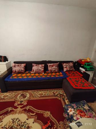 диван и прихожка