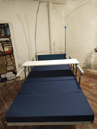 Продам артопедическую кровать с матрасом