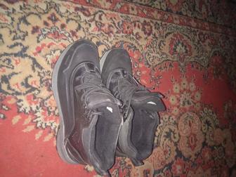 Продам кроссовки зимние