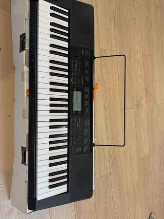 Синтезатор Casio