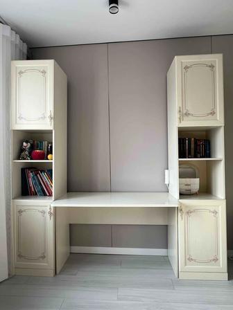 !!! Стильный и удобный комплект - стол и 2 пенала. СРОЧНО!!!