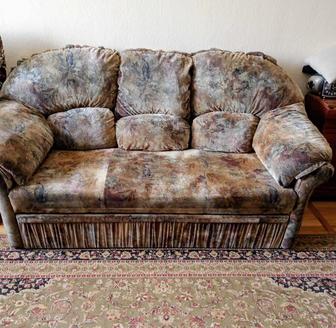 Продам диван и кресло. В хорошем состоянии