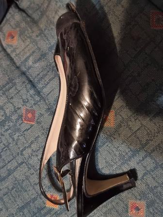 Туфли 39 ,Donna Laura пролам