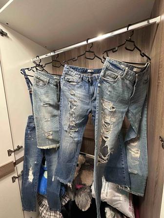 Рваные джинсы и юбка