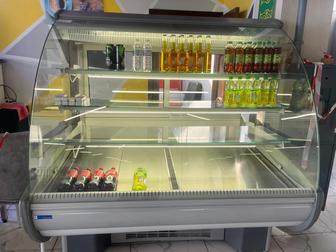 Продается витринный холодильник