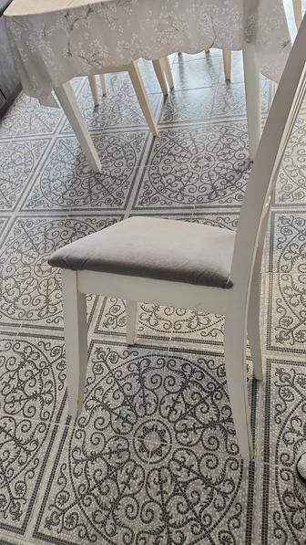 Стол и стулья. Обеденная группа.