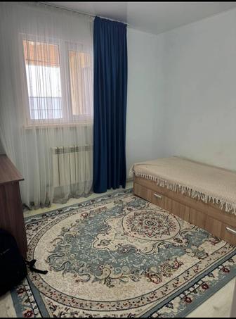 Кровать односпальная с выдвижными ящиками для белья и постели