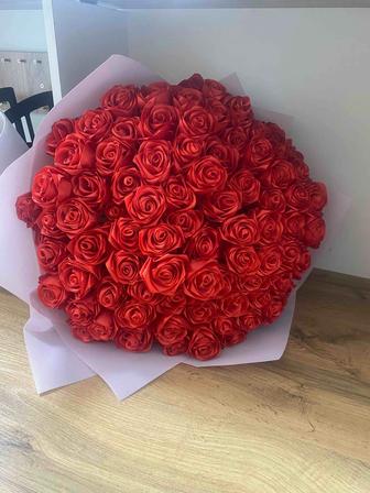 Продам букет из атласных лент в хорошем состоянии.