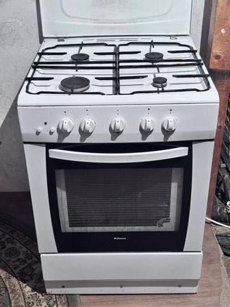 Продам газ плиту Hansa