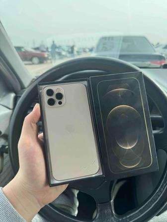 iPhone 12 Pro в хорошем состоянии