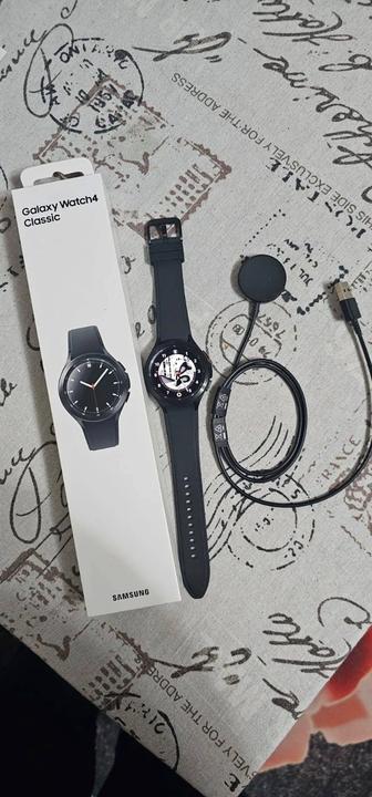 Смарт часы Самсунг Galaxy watch 4.