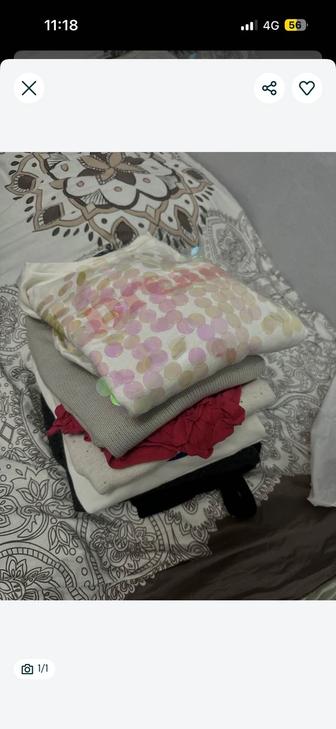 Отдам бесплатно женские кофты