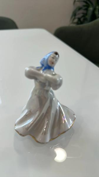 Статуэтка времен СССР