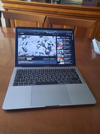 Macbook pro non touch bar A1708 model