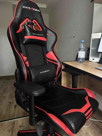 Игровое кресло DxRacer