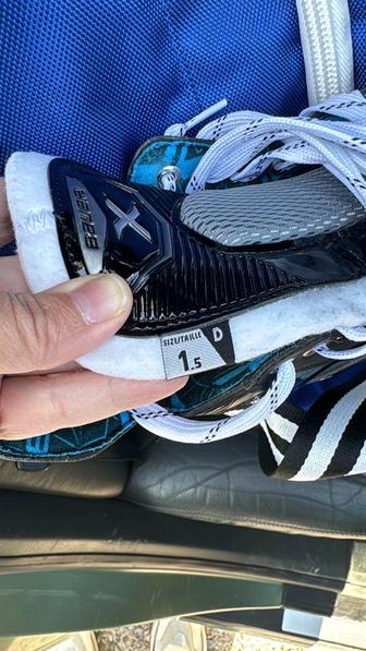 Коньки хоккейные