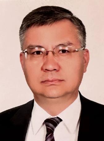 Руководителем, управляющим административно-хозяйственного сектора, юристом