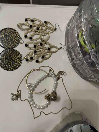 Украшения для женщин