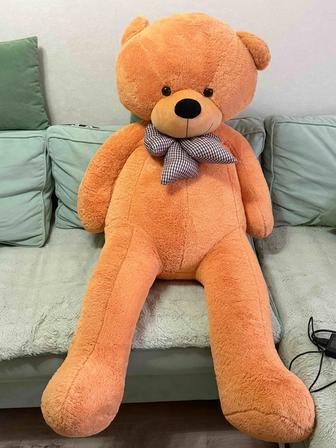 Плюшевый медведь 140 см