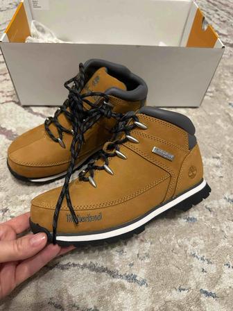 Продам новые ботинки Timberland