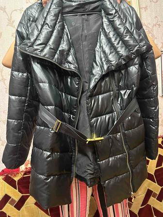 Продам куртку женскую