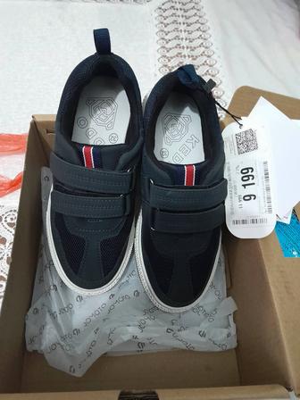 Кроссовки новые