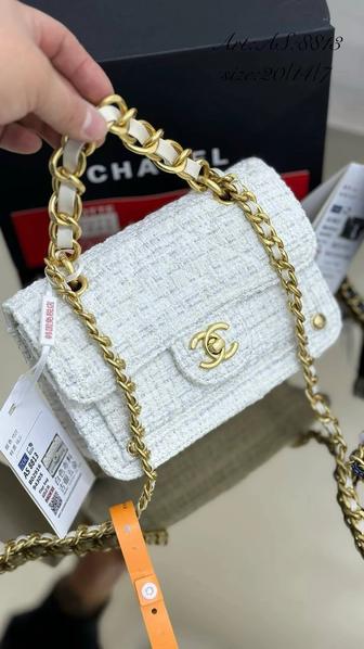 Сумка Chanel в фирменной подарочной коробке