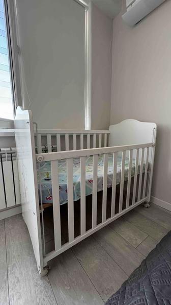 Детская кроватка