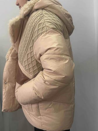 Куртка бежевого цвета
