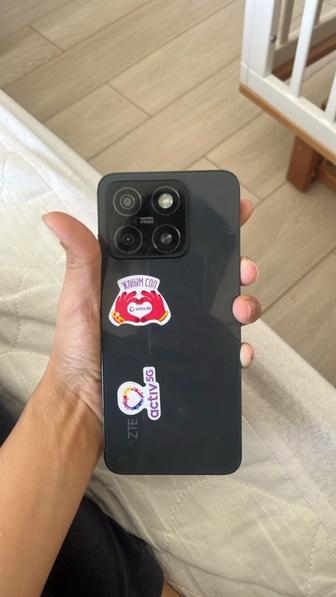 Продам телефон