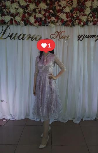 Продам красивое платье в длине миди