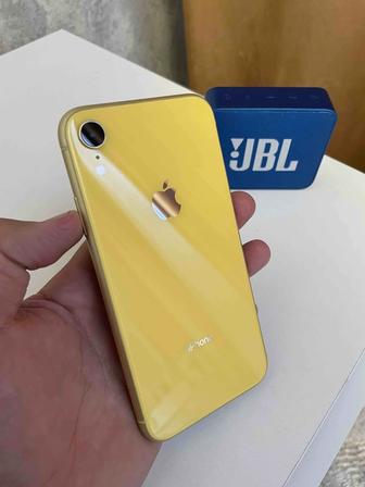 iPhone Xr yellow